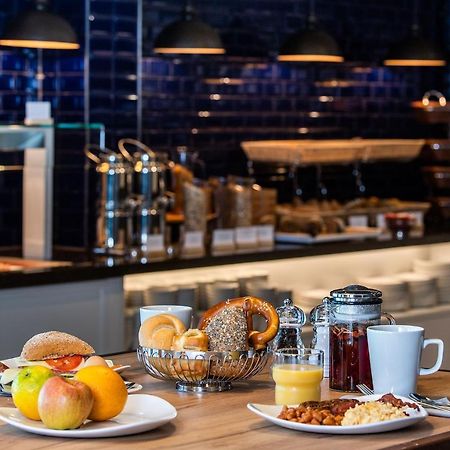 Premier Inn Stuttgart Airport Leinfelden-Echterdingen Esterno foto