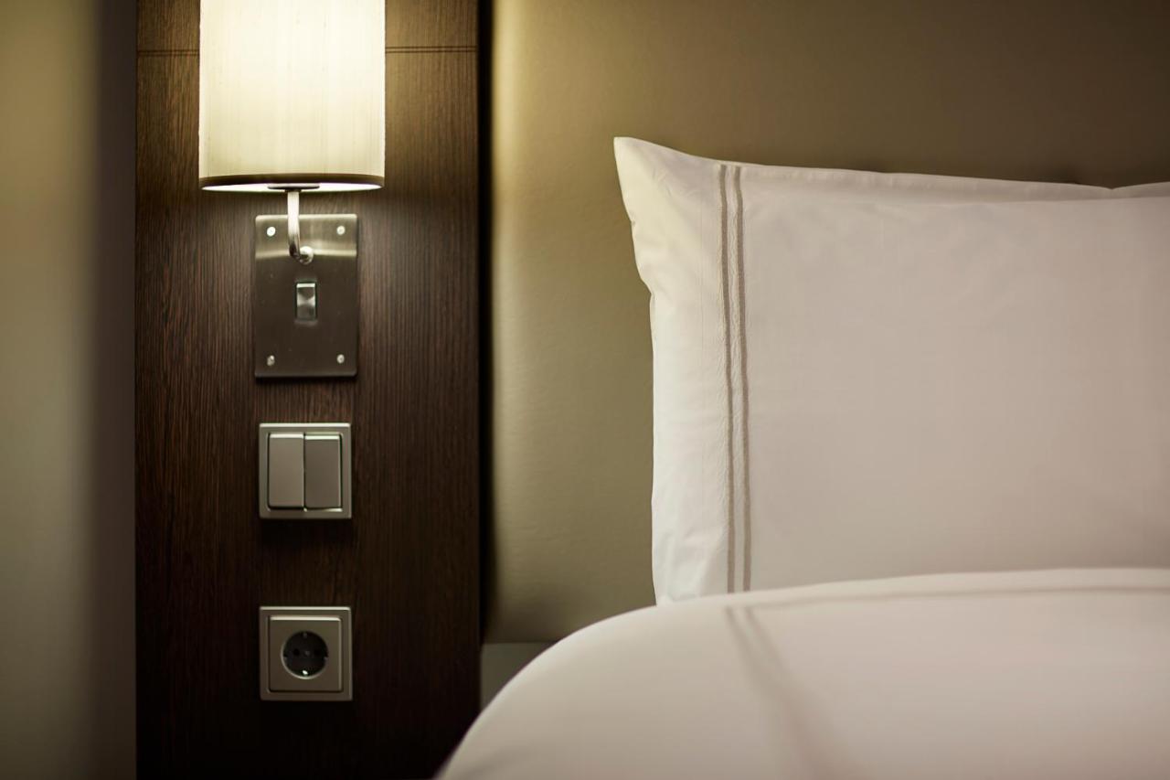 Premier Inn Stuttgart Airport Leinfelden-Echterdingen Esterno foto