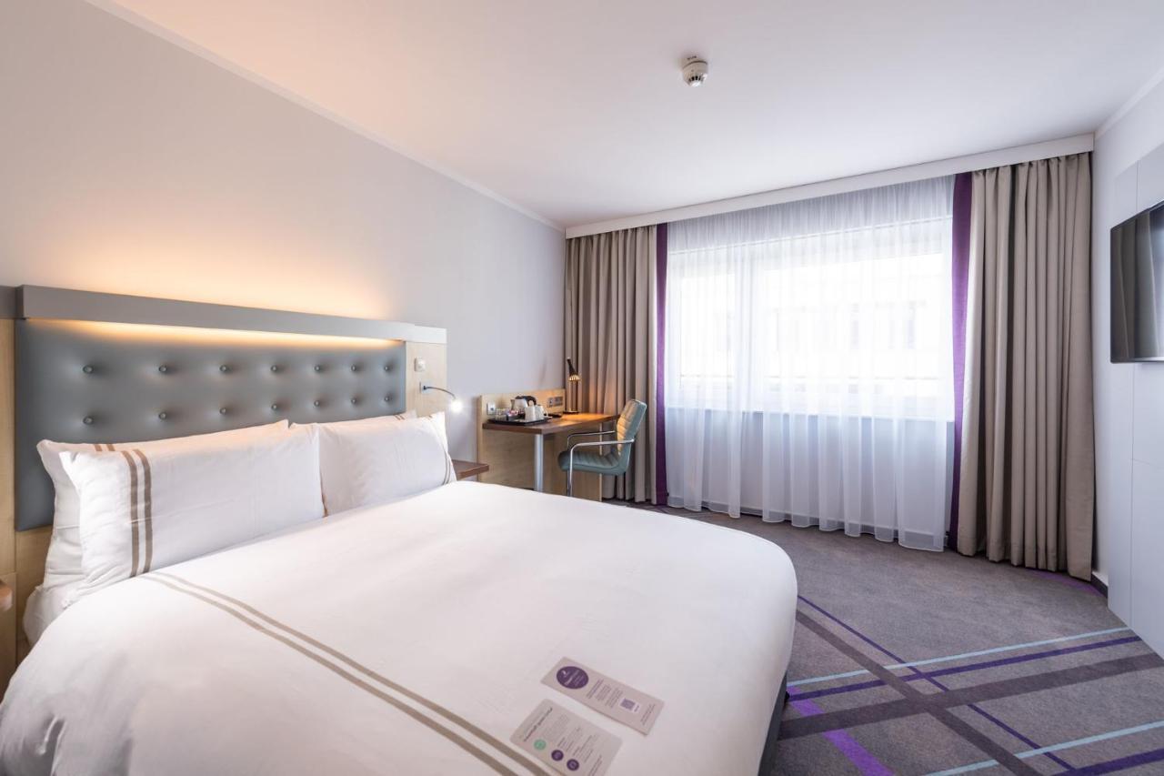 Premier Inn Stuttgart Airport Leinfelden-Echterdingen Esterno foto